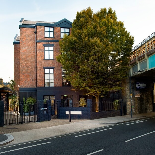 The building external for New King's Road, Fulham, Uncommon