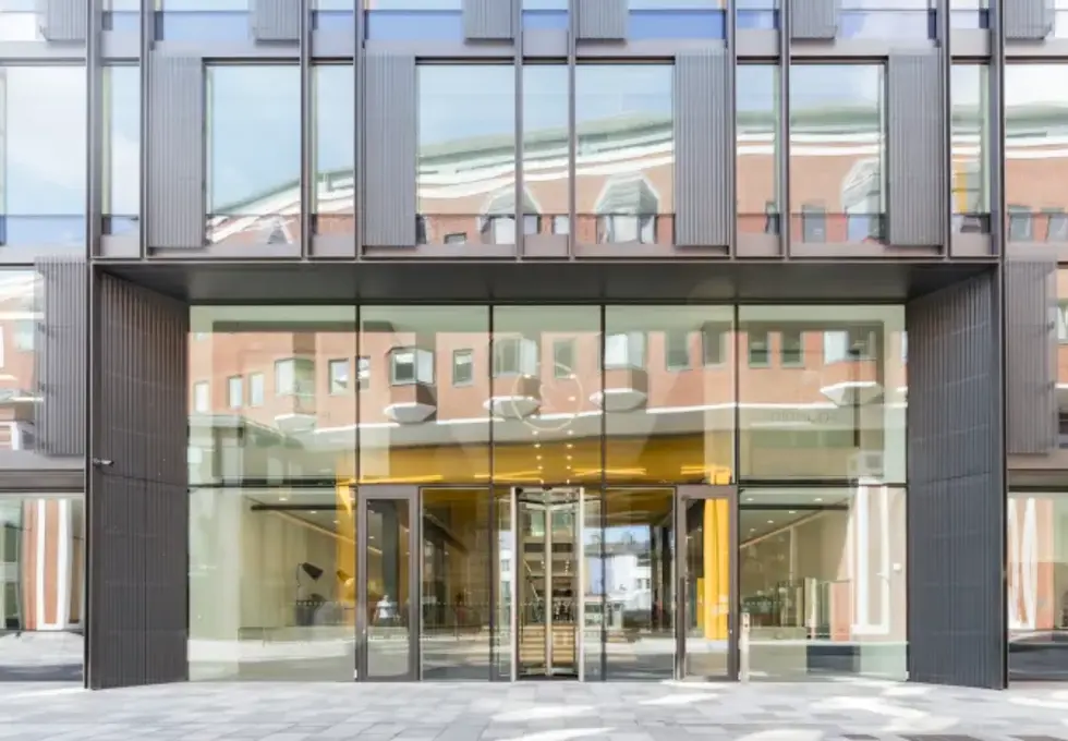 Building pictures of Fulham Palace Road, Regus at Hammersmith