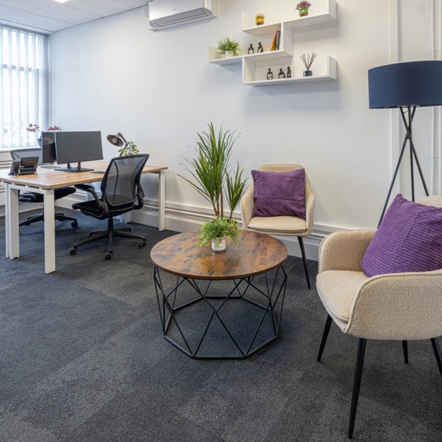 Dedicated workspace - Boston Road (Airivo Ltd in Hanwell)