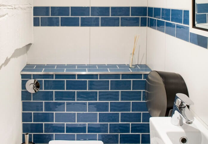 Bathroom facility at Hoxton Street, Canvas Offices (London)