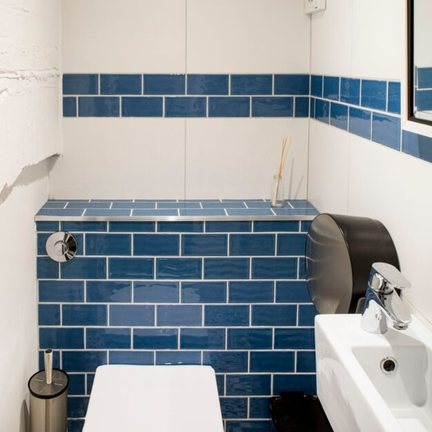 Bathroom facility at Hoxton Street, Canvas Offices (London)