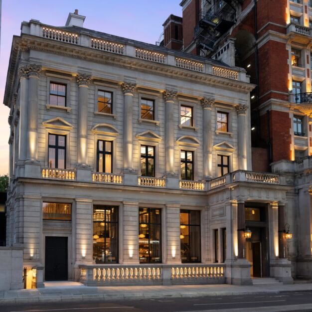 Building outside at Knightsbridge, Ocubis, Knightsbridge