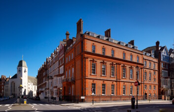 Building outside at Pont Street, Argyll, Knightsbridge