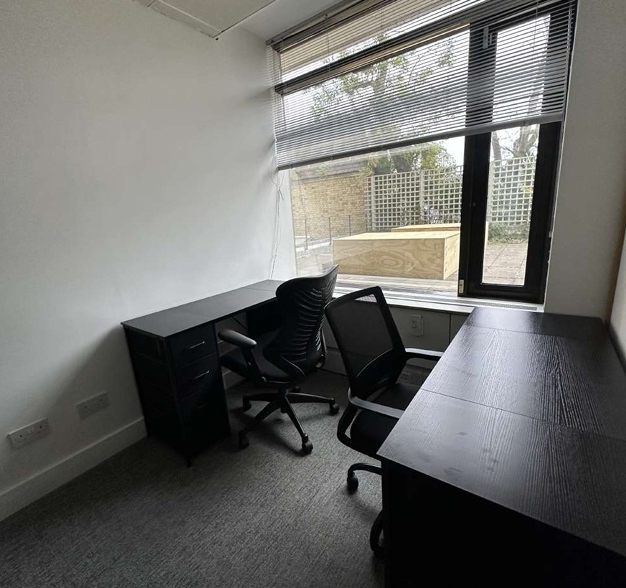 Dedicated workspace - Knightsbridge, Londinium Advisors Ltd