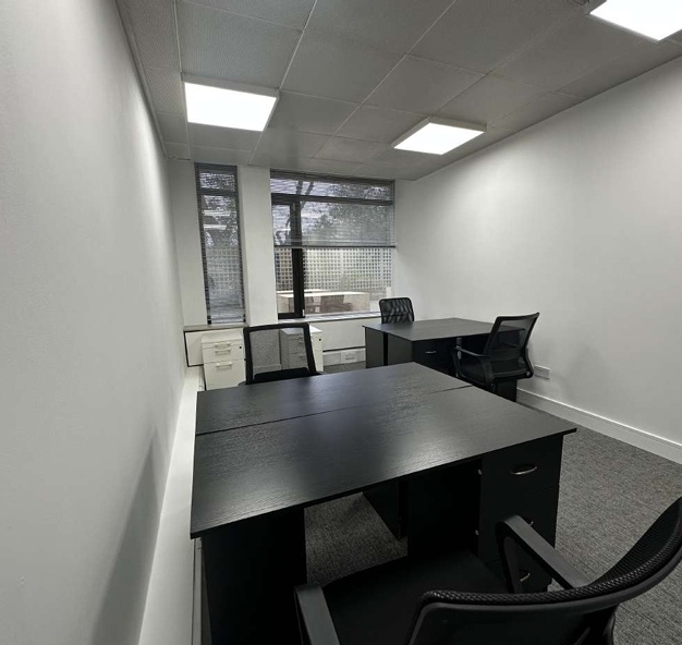 Private workspace on Knightsbridge, Londinium Advisors Ltd
