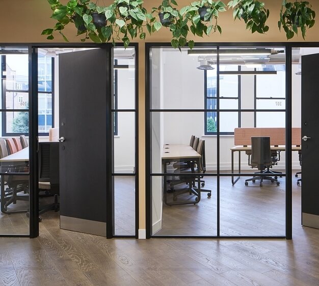 Dedicated workspace, Liverpool Street, Uncommon in London