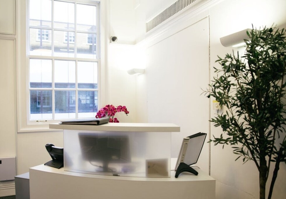 The reception at St Thomas Street, The Boutique Workplace Company in London Bridge