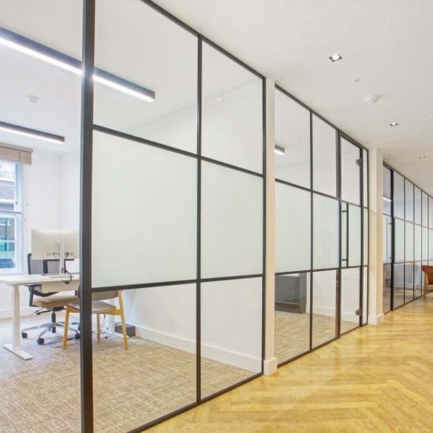 Private workspace in George Street, Situu (Marylebone)