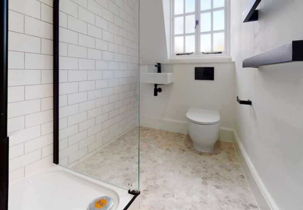 Showers - Wigmore Street, Kitt Technology Limited in Marylebone
