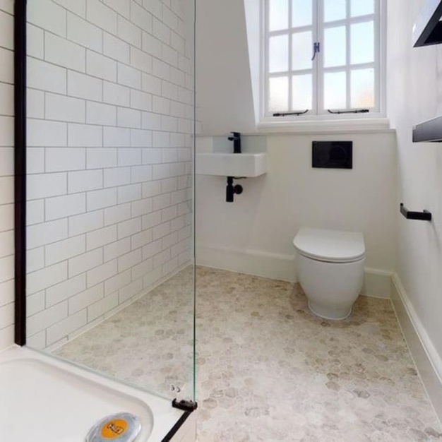 Showers - Wigmore Street, Kitt Technology Limited in Marylebone