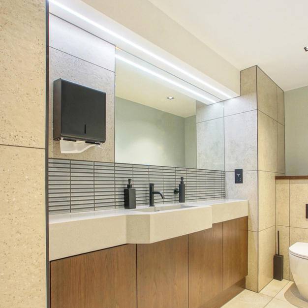 WC for clients - George Street, Situu in Marylebone