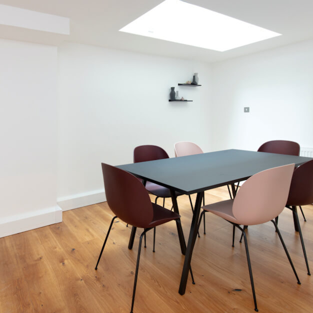 Meeting room - South Molton Street, Workpad Group Ltd in Mayfair