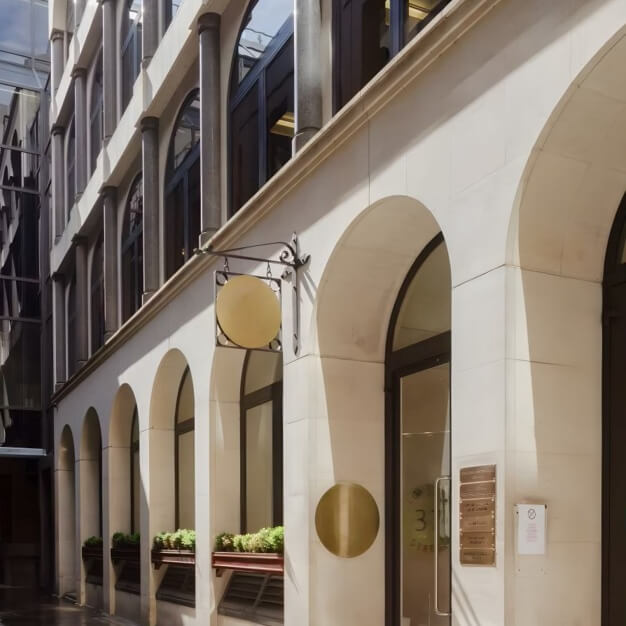 Building outside at Lombard Street, Hubflow Ltd, Monument