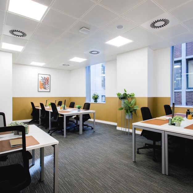 Dedicated workspace, Gracechurch Street, Orega (Monument)