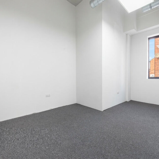 Unfurnished workspace in High Road, Rukman Ltd, North Finchley