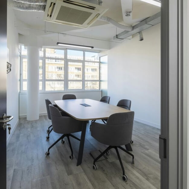 Dedicated boardroom at Old Street, London, Kontor in Old Street