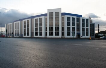 The building - Great West Road, Access Storage, Osterley