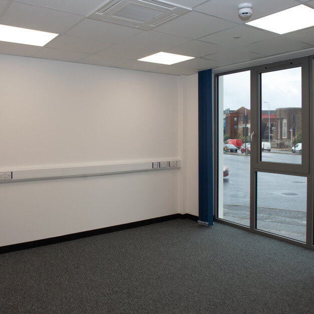 Unfurnished workspace - Great West Road, Access Storage (Osterley)