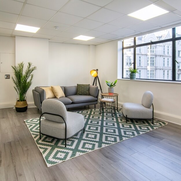 A breakout area in Oxford Street, Hermit Offices Limited (Frameworks), Oxford Street
