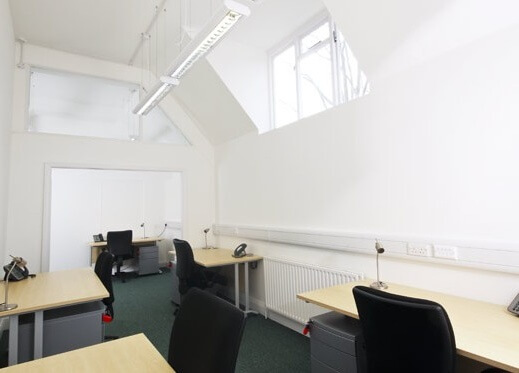 Private workspace on Manfred Road, Lenta in Putney