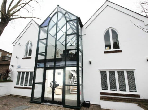 The building at Manfred Road, Lenta in Putney