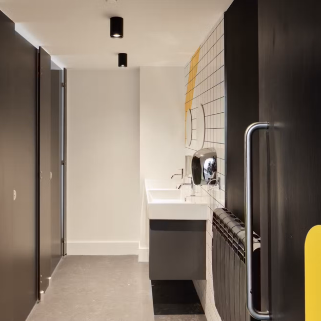 Bathroom facility - Curtain Road, Situu, Shoreditch