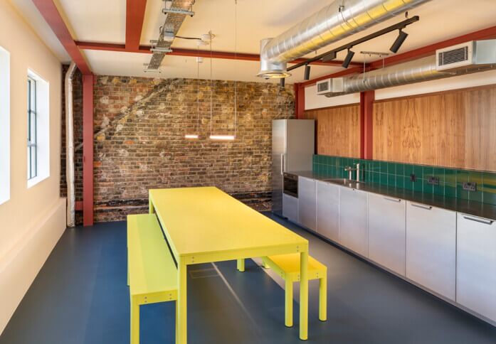 The kitchen at New Inn Yard, Hermit Offices Limited (Frameworks) in Shoreditch