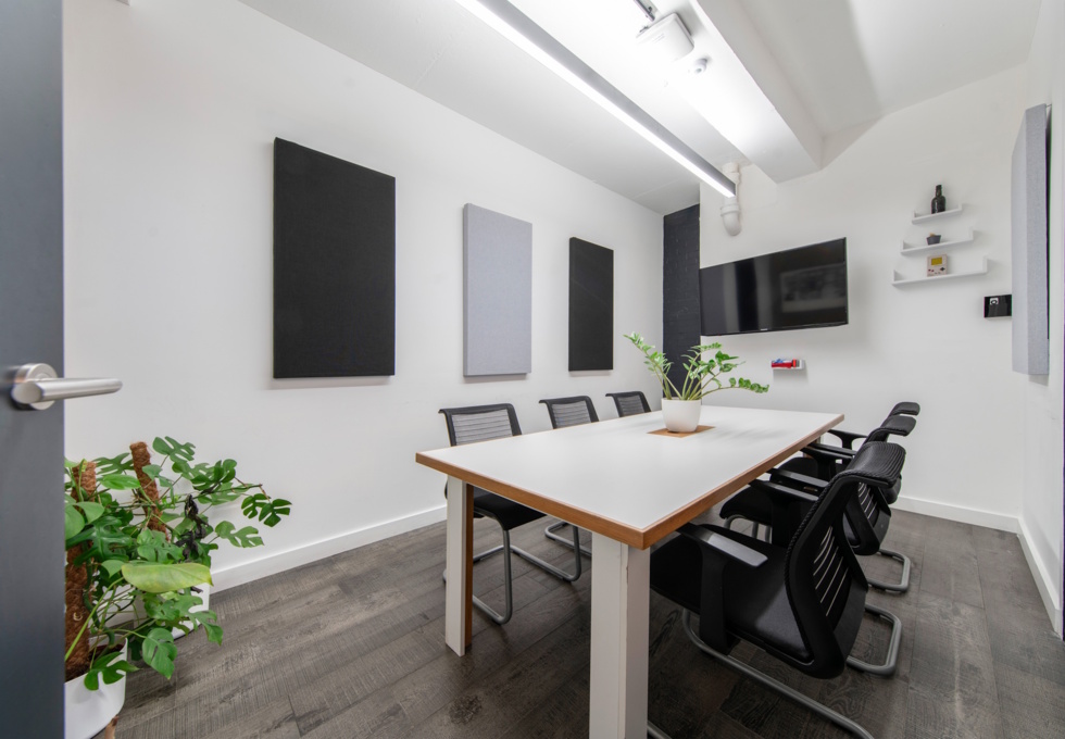 The meeting room at Bethnal Green Road, Canvas Offices in Shoreditch