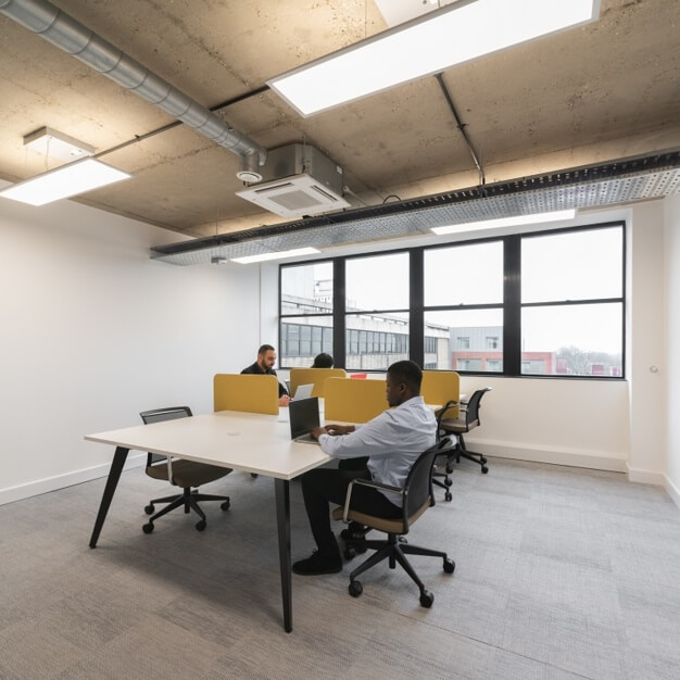 Enjoy the communal space - High Street in Southgate, Regus