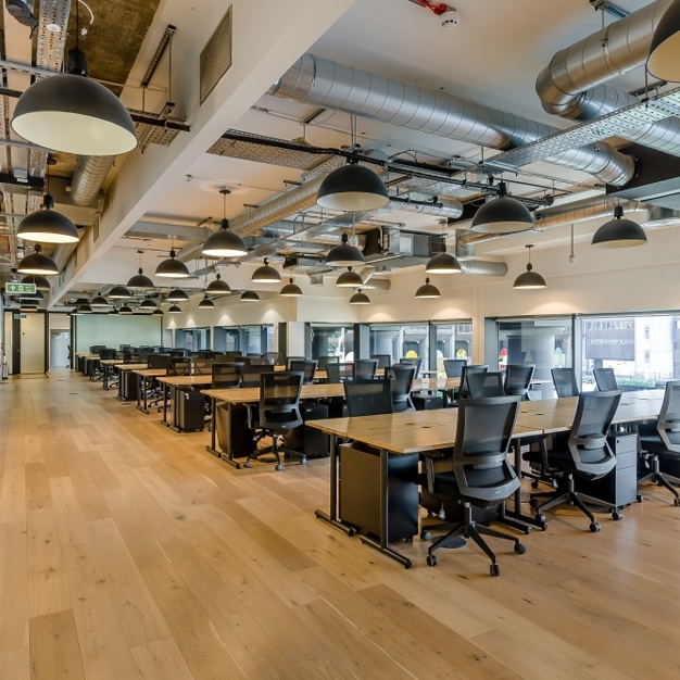 Private workspace on East Smithfield, Ingleby Trice (St Katharine Docks)