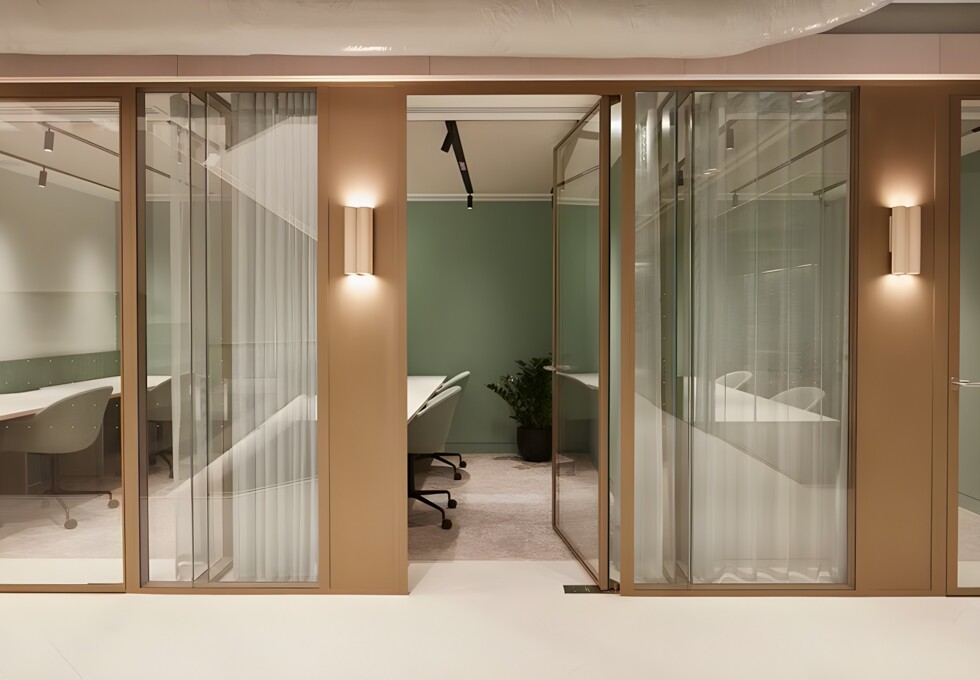 Dedicated workspace, Watling Street, Land Securities Group PLC in St Paul's