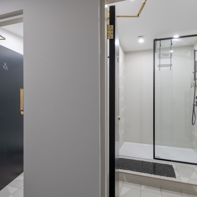 Showers - Carter Lane, The Boutique Workplace Company in St Paul's