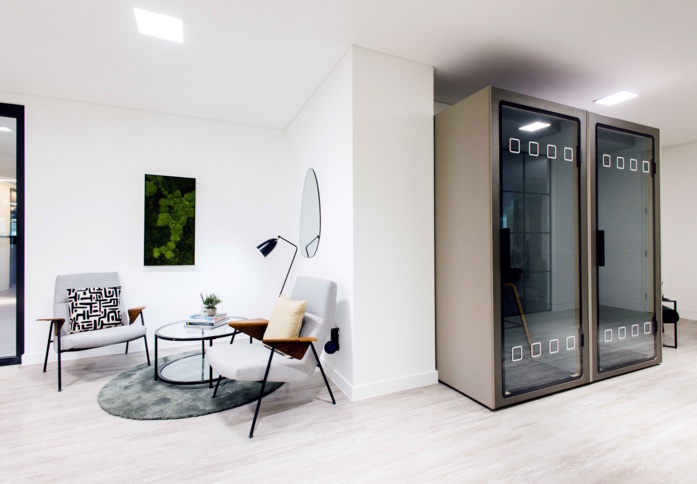 The phone booth at Old Bailey, Orega in St Paul's