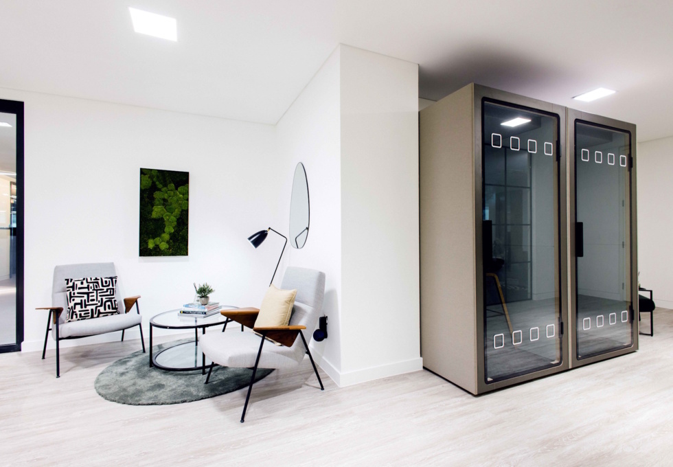 The phone booth at Old Bailey, Orega in St Paul's