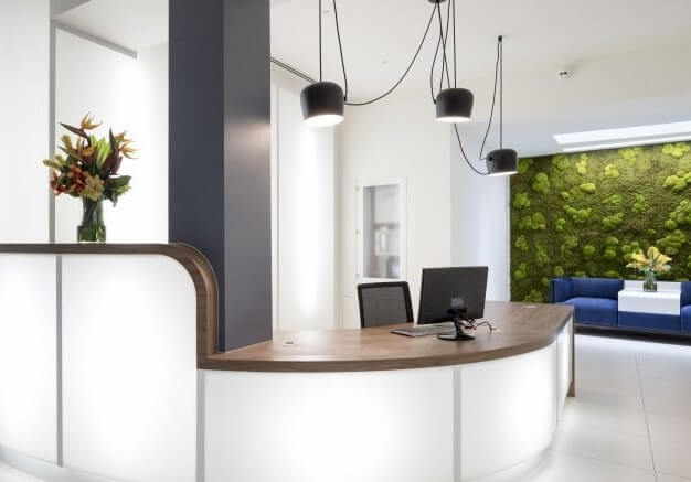 Reception - The Strand, Lenta in Strand