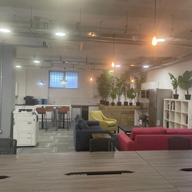 Breakout space for clients - The Causeway, Regus in Teddington