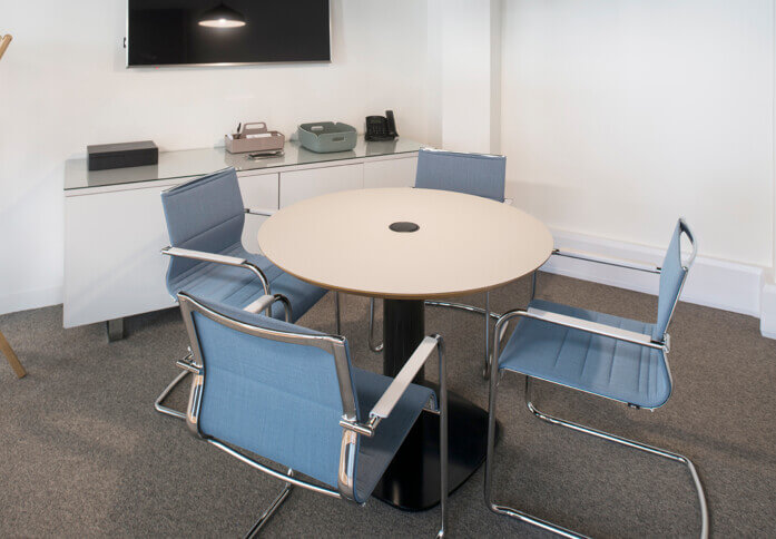 Meeting room - The Causeway, Regus in Teddington
