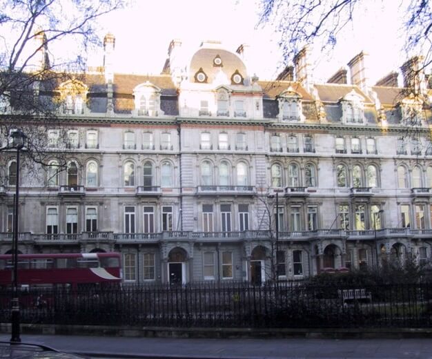 Building outside at Grosvenor Gardens, X and Why Ltd, Victoria