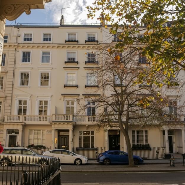 Building pictures of Eccleston Square in Victoria