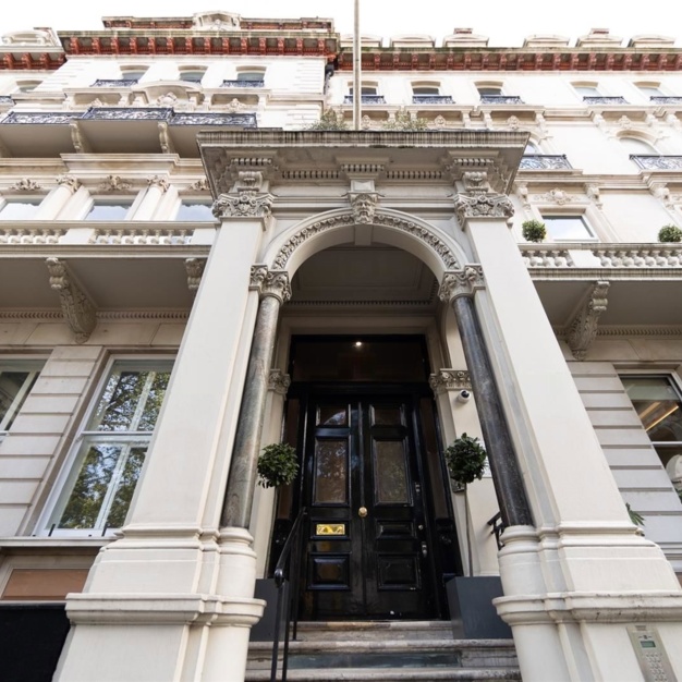 Building pictures of Grosvenor Gardens, KNIGHT FRANK at Victoria