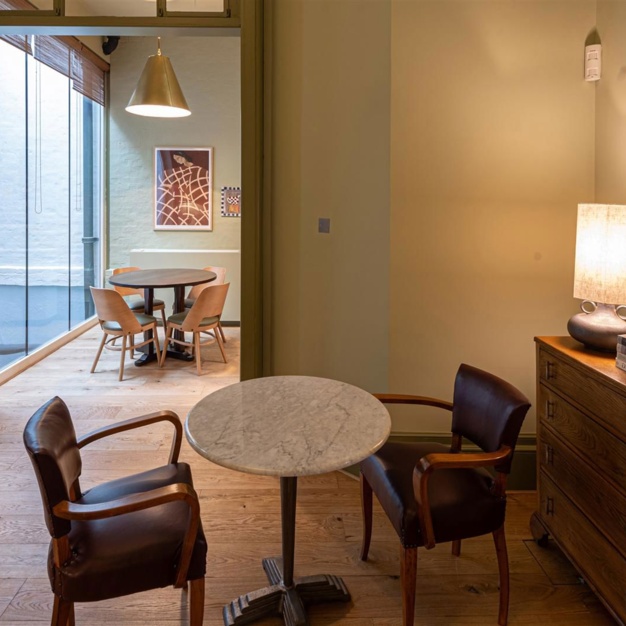 Dedicated breakout space for clients - Grosvenor Gardens, Knight Frank in Victoria