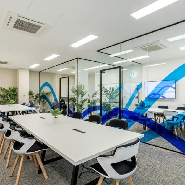 Enjoy the communal space in Buckingham Palace Road, Hubflow Ltd in Victoria
