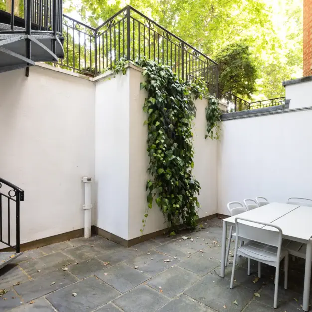 Outdoor space at Buckingham Palace Road, The Arterial Group Ltd (Victoria)