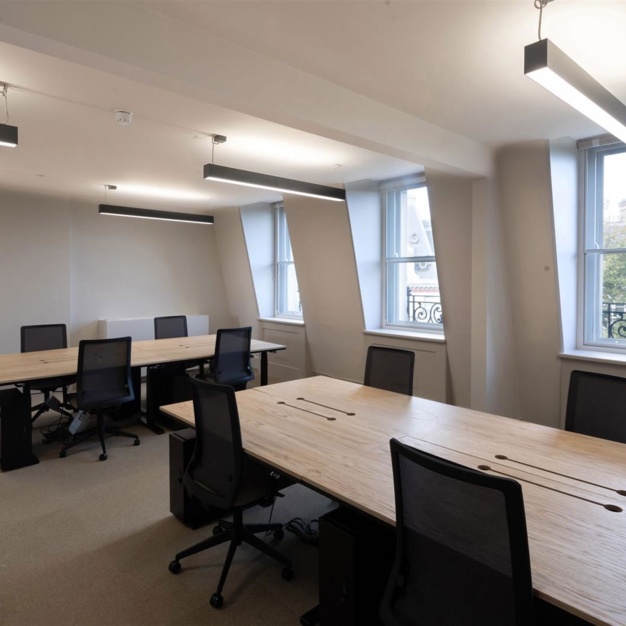 Private workspace in Grosvenor Gardens, KNIGHT FRANK (Victoria)