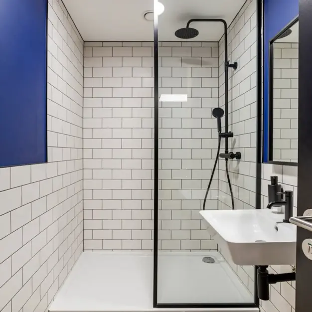 Use the showers at Buckingham Palace Road, Hubflow Ltd in Victoria