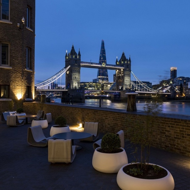Outdoor area - St Katharine's Way, Ingleby Trice in Wapping