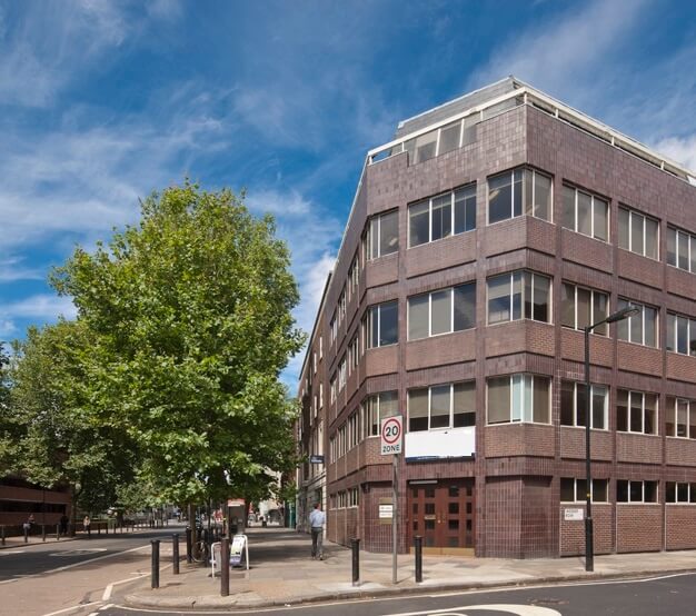 Building outside at Waterloo Road, Lenta, Waterloo