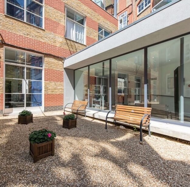 Outdoor space at Westminster Bridge Road, Lenta (Waterloo)