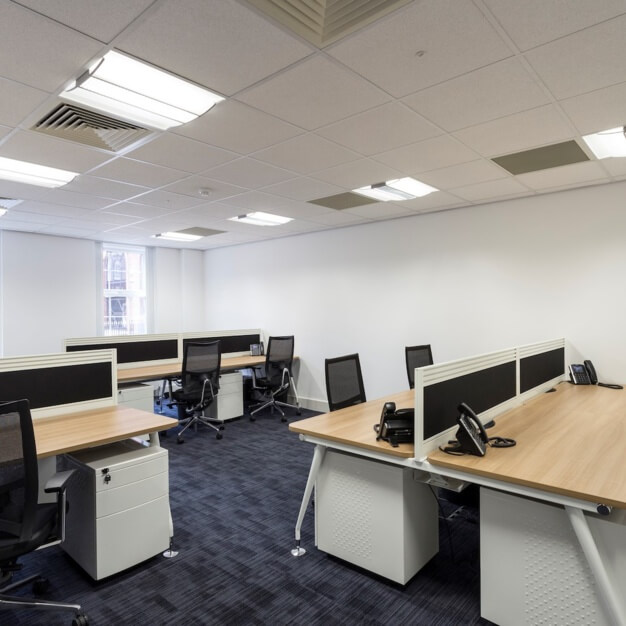Private workspace - Oxford Court, Claremont Interior Solutions LLP (Manchester)