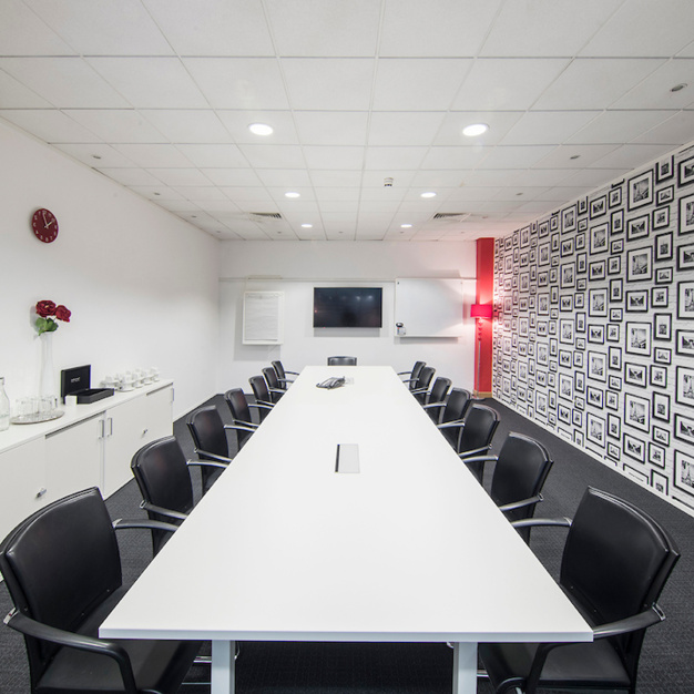 Meeting room - Arlington Square, Regus in Bracknell